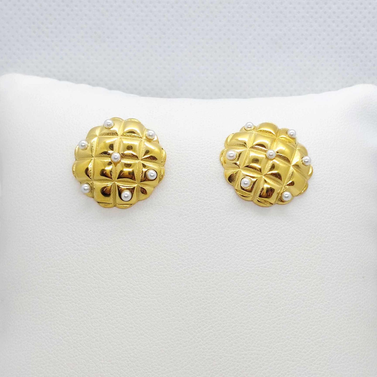 Vintage Round Stud Earrings in Stainless Steel Gold Plated