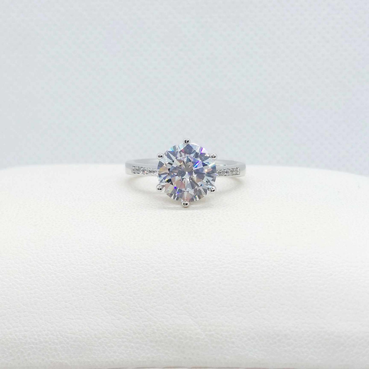 Natural Zircon 3,5ct Ring in Sterling Silver