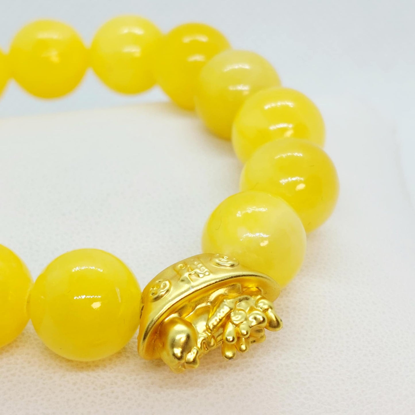 Natural Yellow Jade Bracelet with Money Bag Pixiu in 12mm Stones