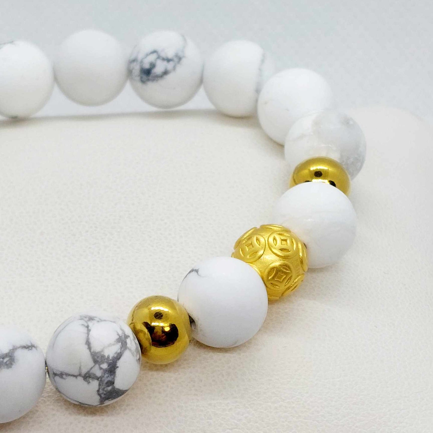 Natural White Howlite Bracelet in 10-12mm Stones