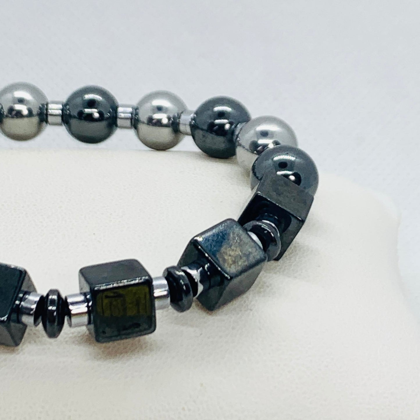 Natural Hematite and Magnet Bracelet with 10mm Stones