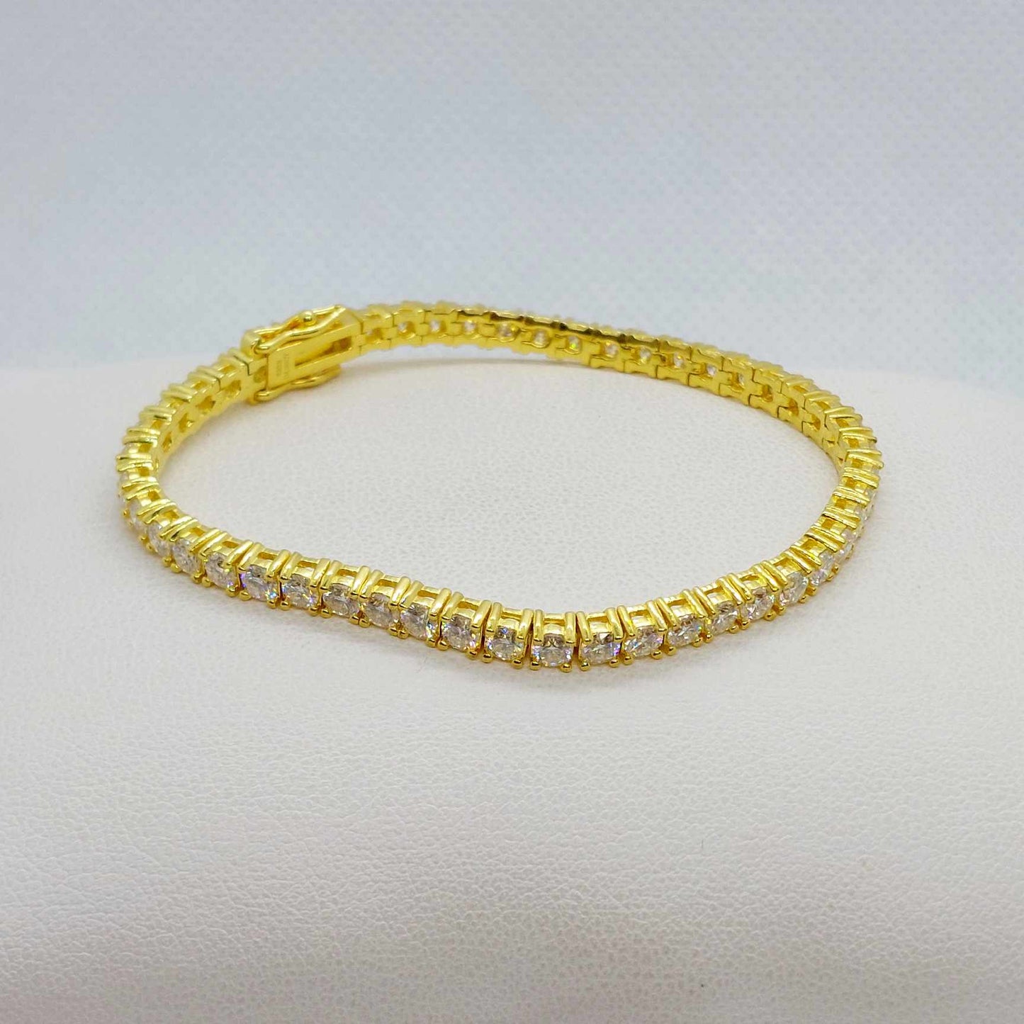 Moissanite Bracelet with stones of 0,1ct in Gold Plated Sterling Silver