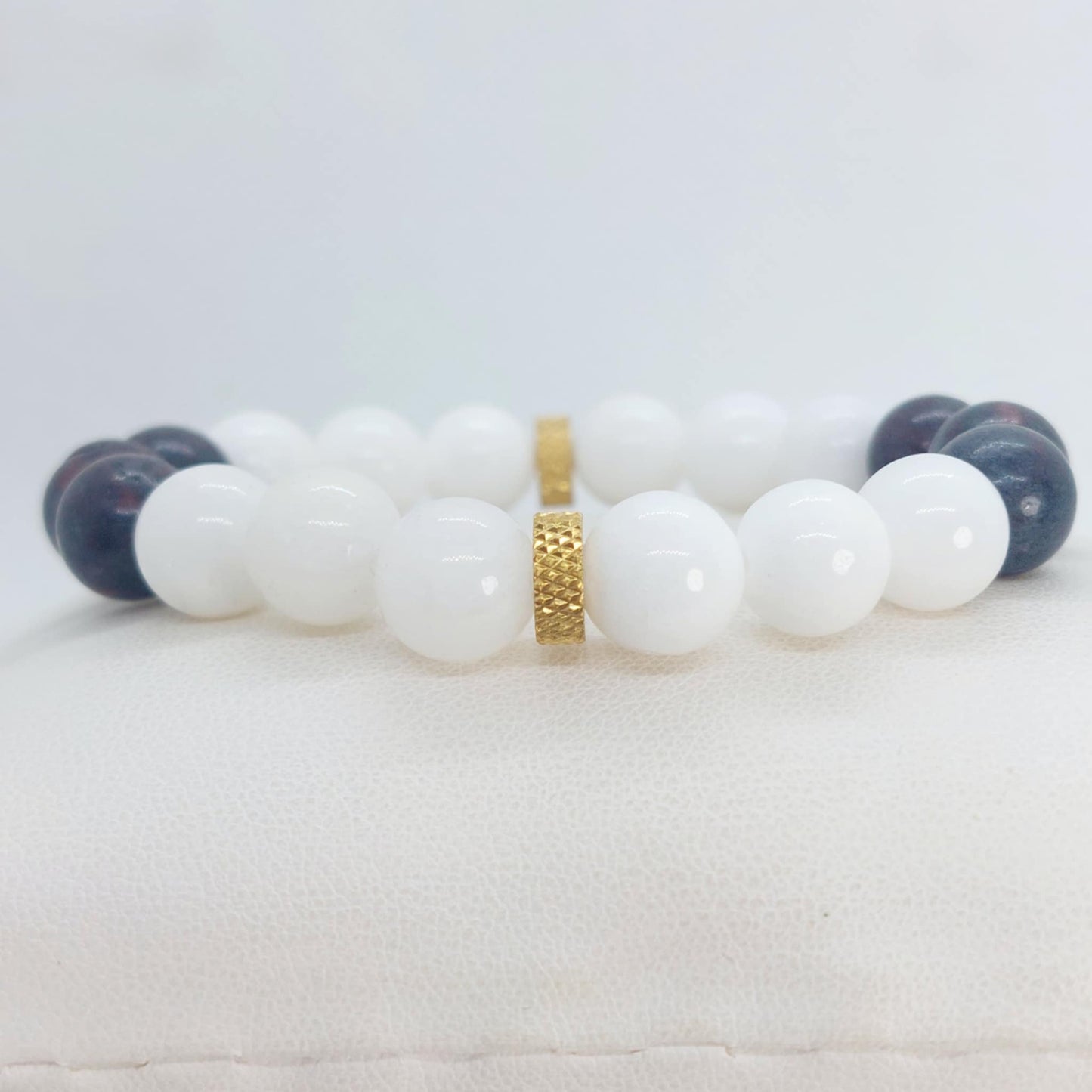Tridacna meets Garnet Bracelet in 1Omm Natural Stones
