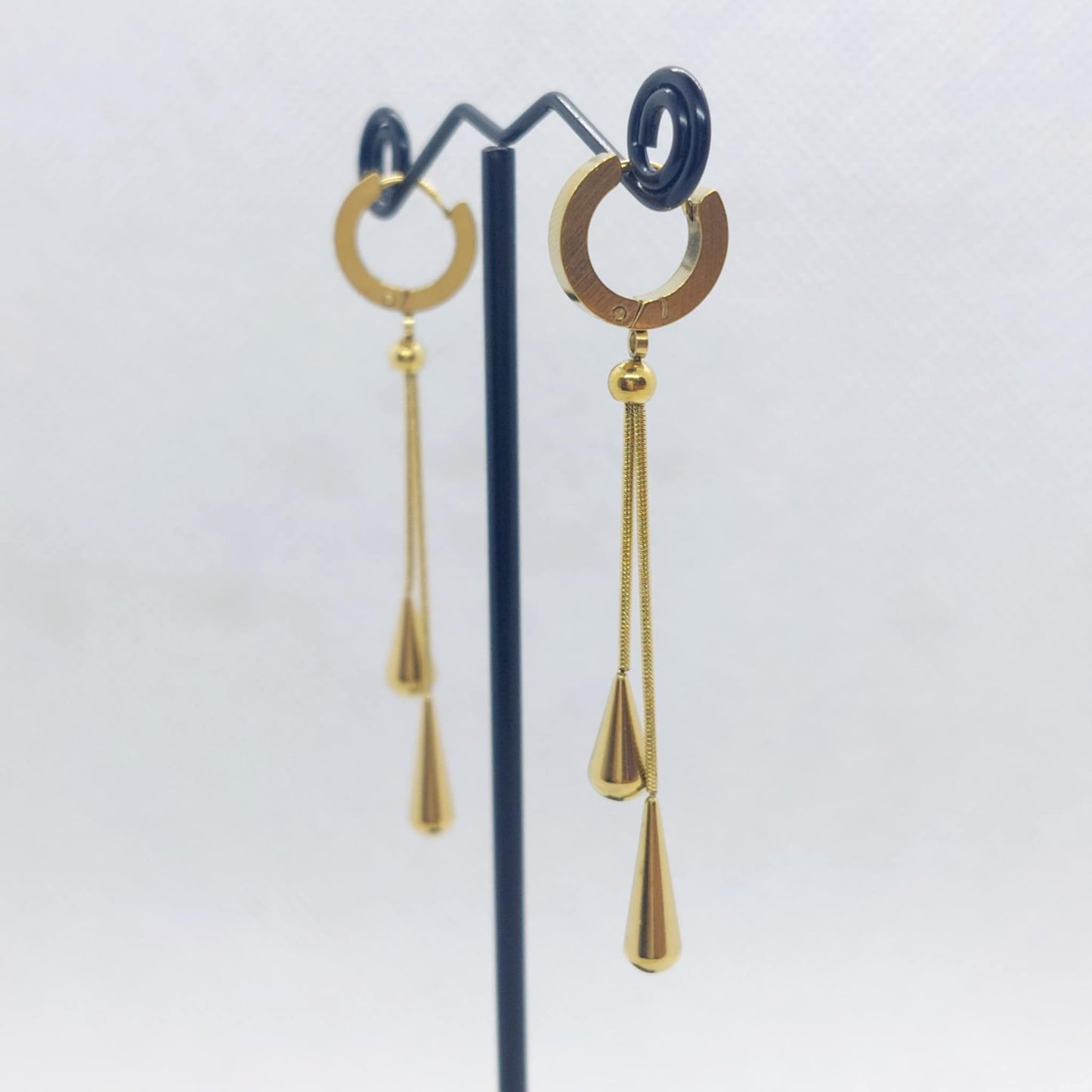 Dangle Raindrop Earrings in Gold Plated Stainless Steel