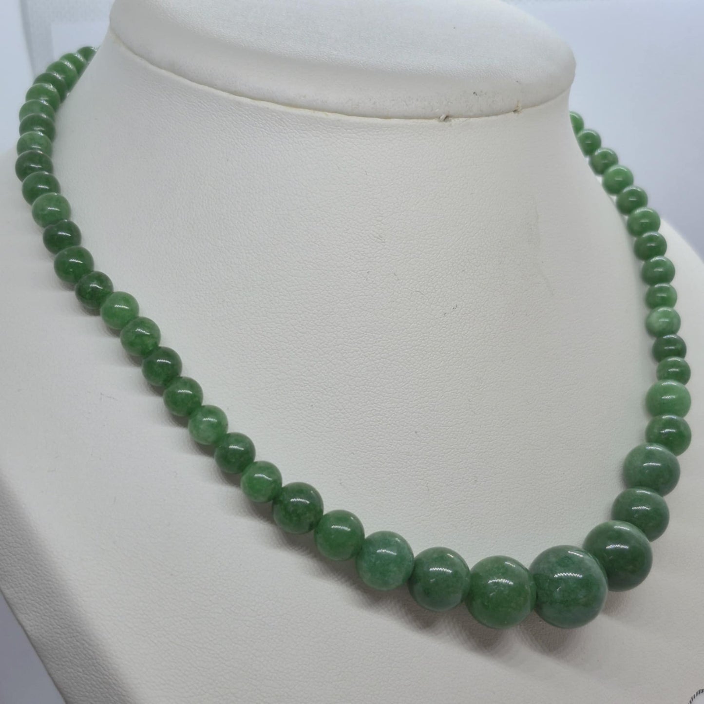 Natural Jade Choker Necklace in 6-12mm Stones
