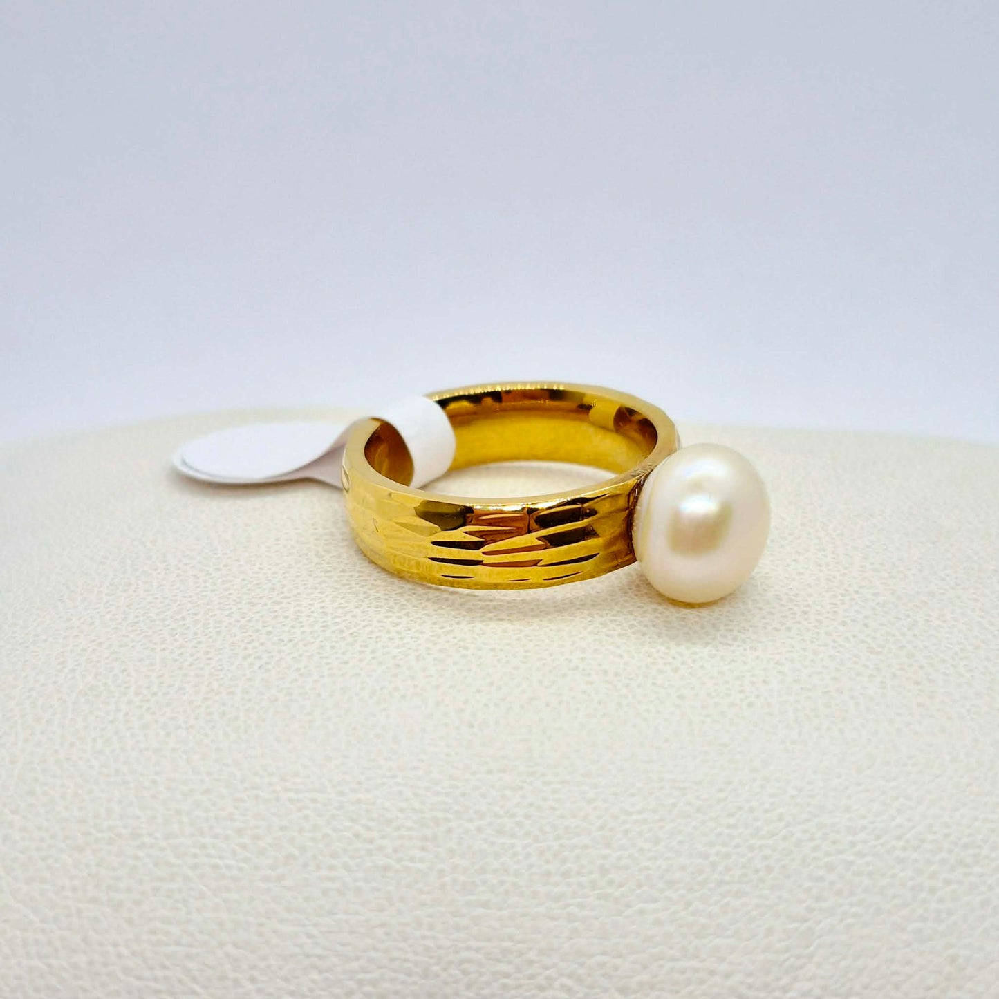 Natural Pearl Ring in Gold Plated Stainless Steel