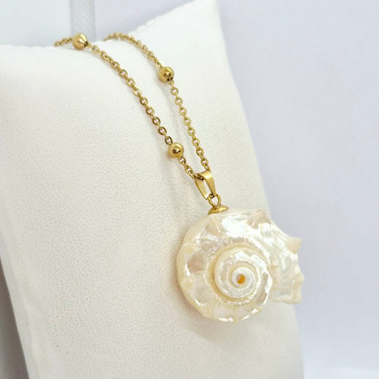 Natural Shell Pendant with Gold Plated Stainless Steel Snake Chain Necklace