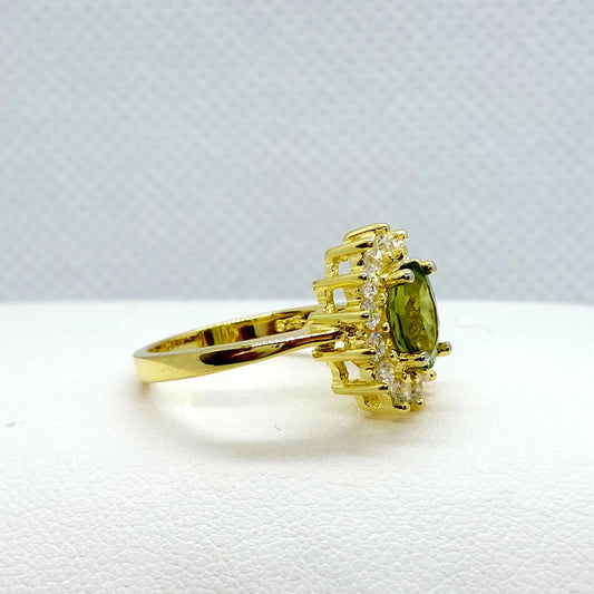 Natural Peridot Ring with 1,6ct Stone in Sterling Silver Gold Plated