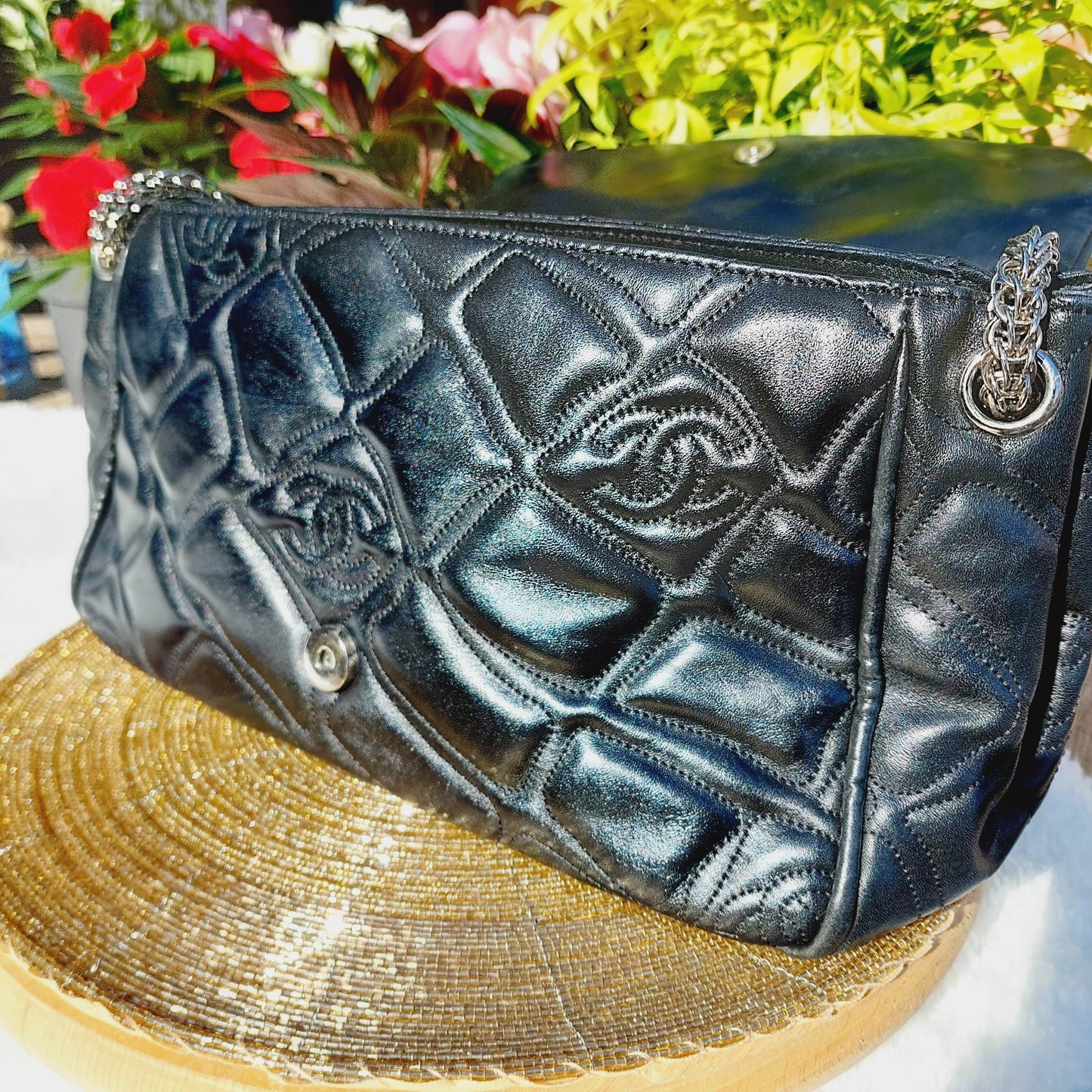 Pre-Loved Chanel Black ----------- Handbag