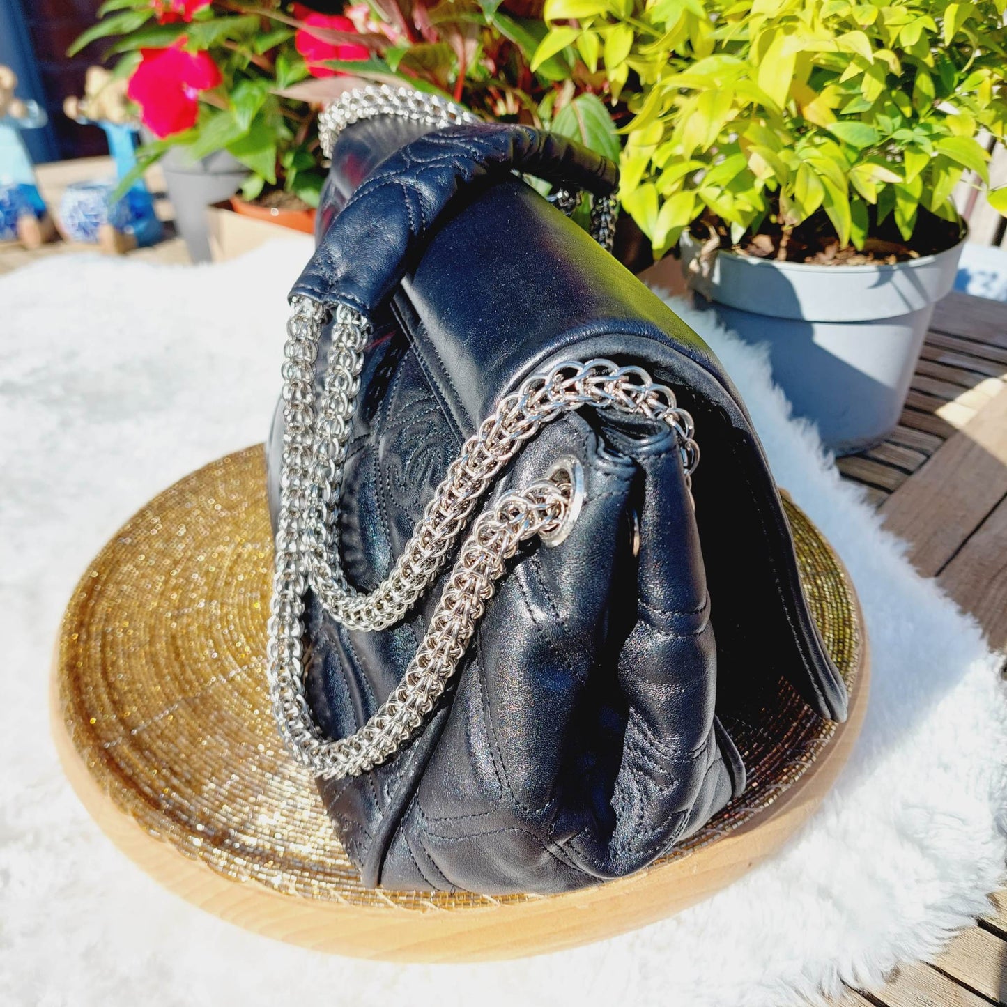 Pre-Loved Chanel Black ----------- Handbag