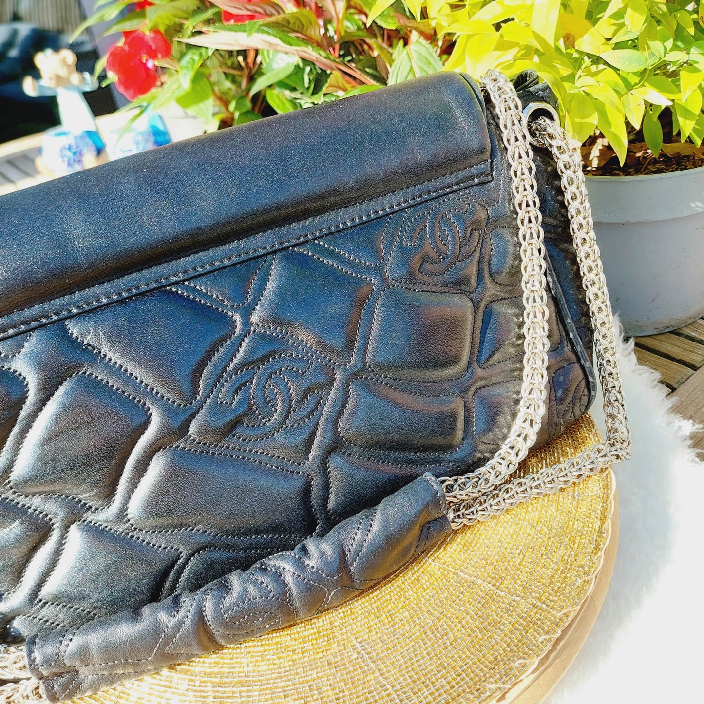 Pre-Loved Chanel Black ----------- Handbag