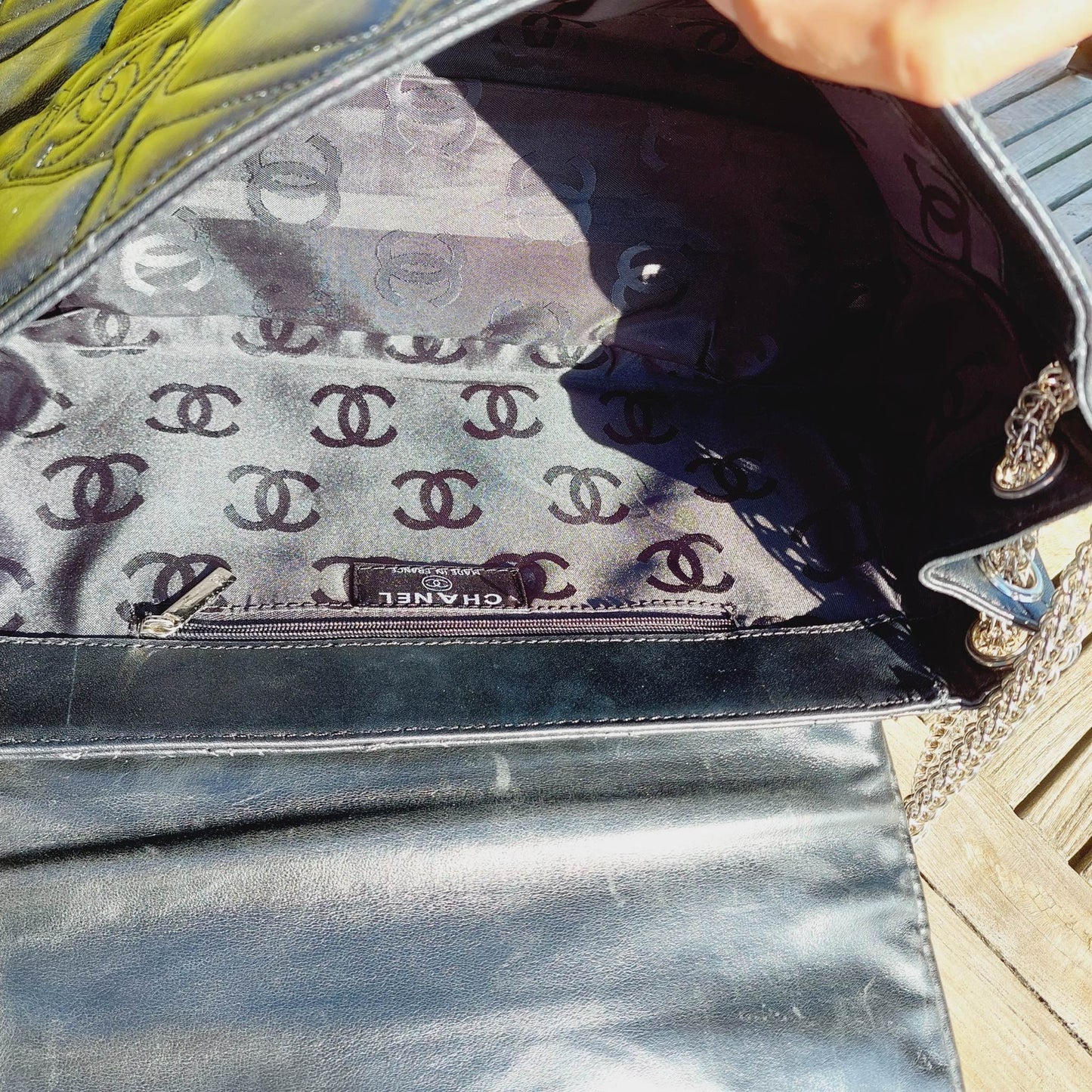 Pre-Loved Chanel Black ----------- Handbag