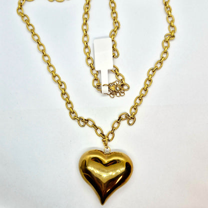Heart Pendant Necklace in Gold Plated Stainless steel