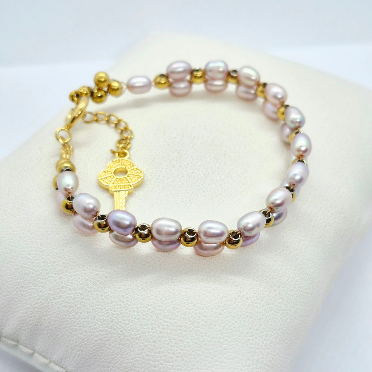 Natural Lilac Pearl Bracelet in Stainless Steel Setting