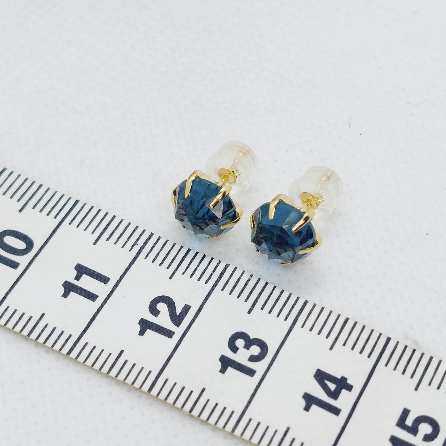 Natural London Topaz Stud Earrings in Solid 18K Gold Made in Japan