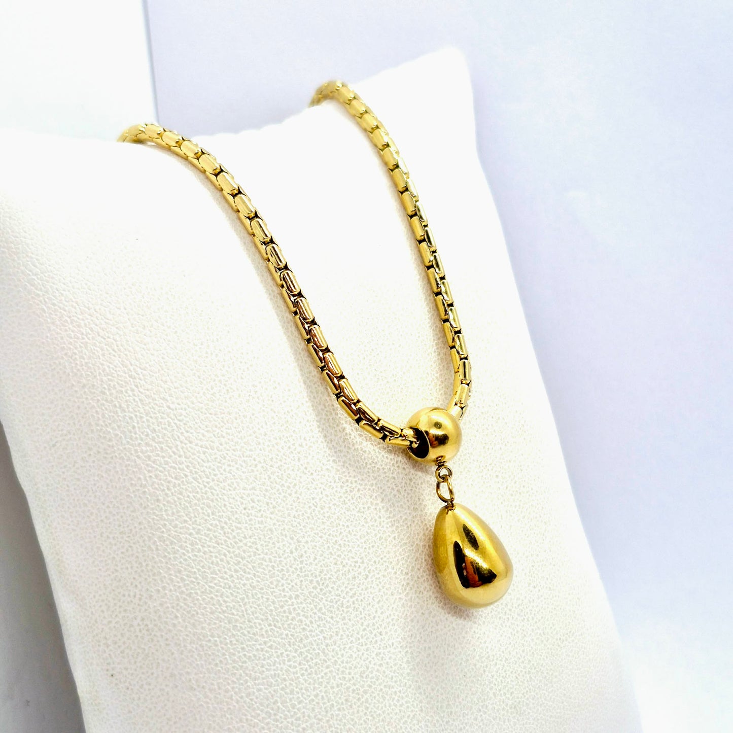 Raindrop Pendant Necklace in Gold Plated Stainless Steel