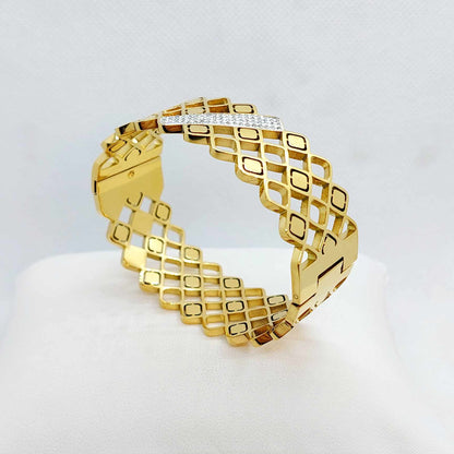 Bangle Bracelet in Gold Plated Stainless Steel