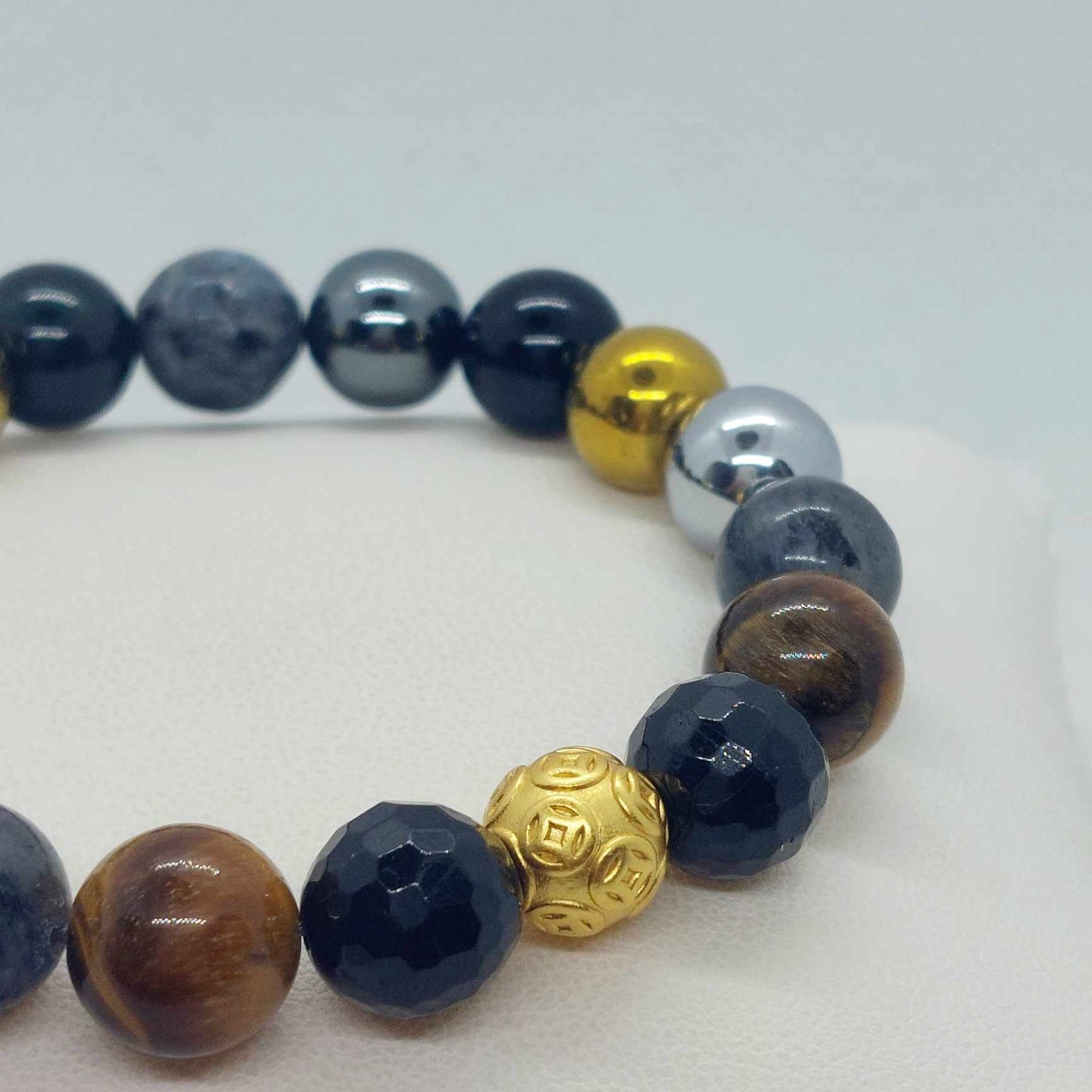 Protection Bracelet with Natural Stones of Obsidian, Onyx, Hematite, Labradorite & Tiger Eye in 10mm Stones