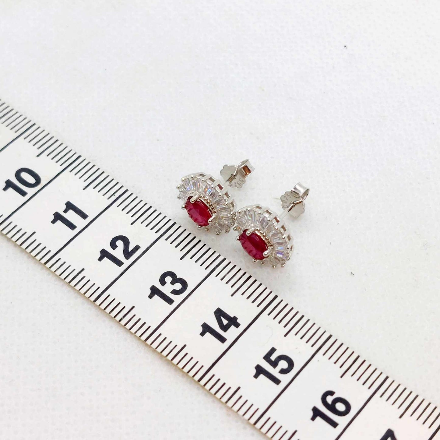 Natural Ruby Stud Earrings with 0,8ct stones in Sterling Silver