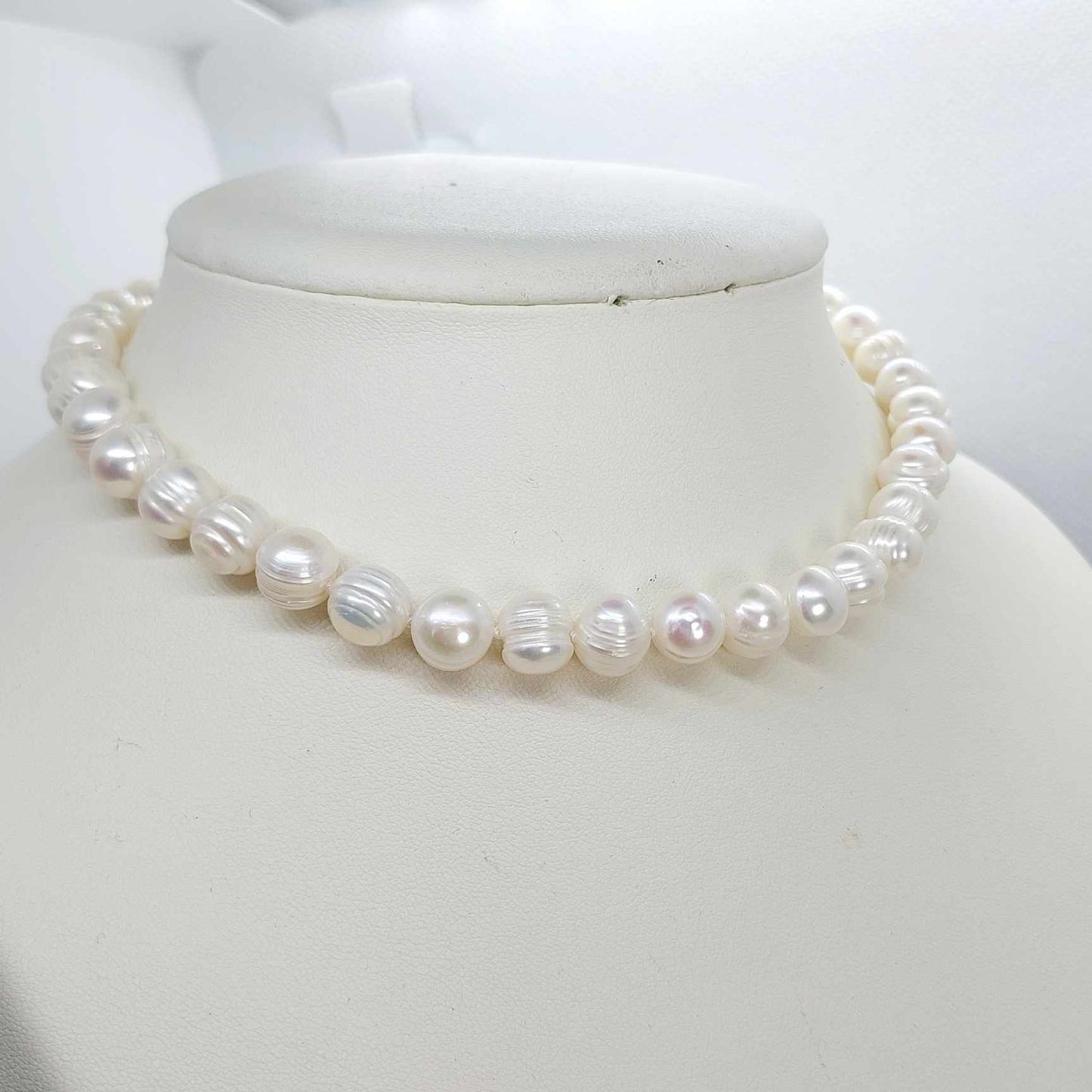 Natural Freshwater Pearl Choker Necklace with 9-10mm stones 15-16inches