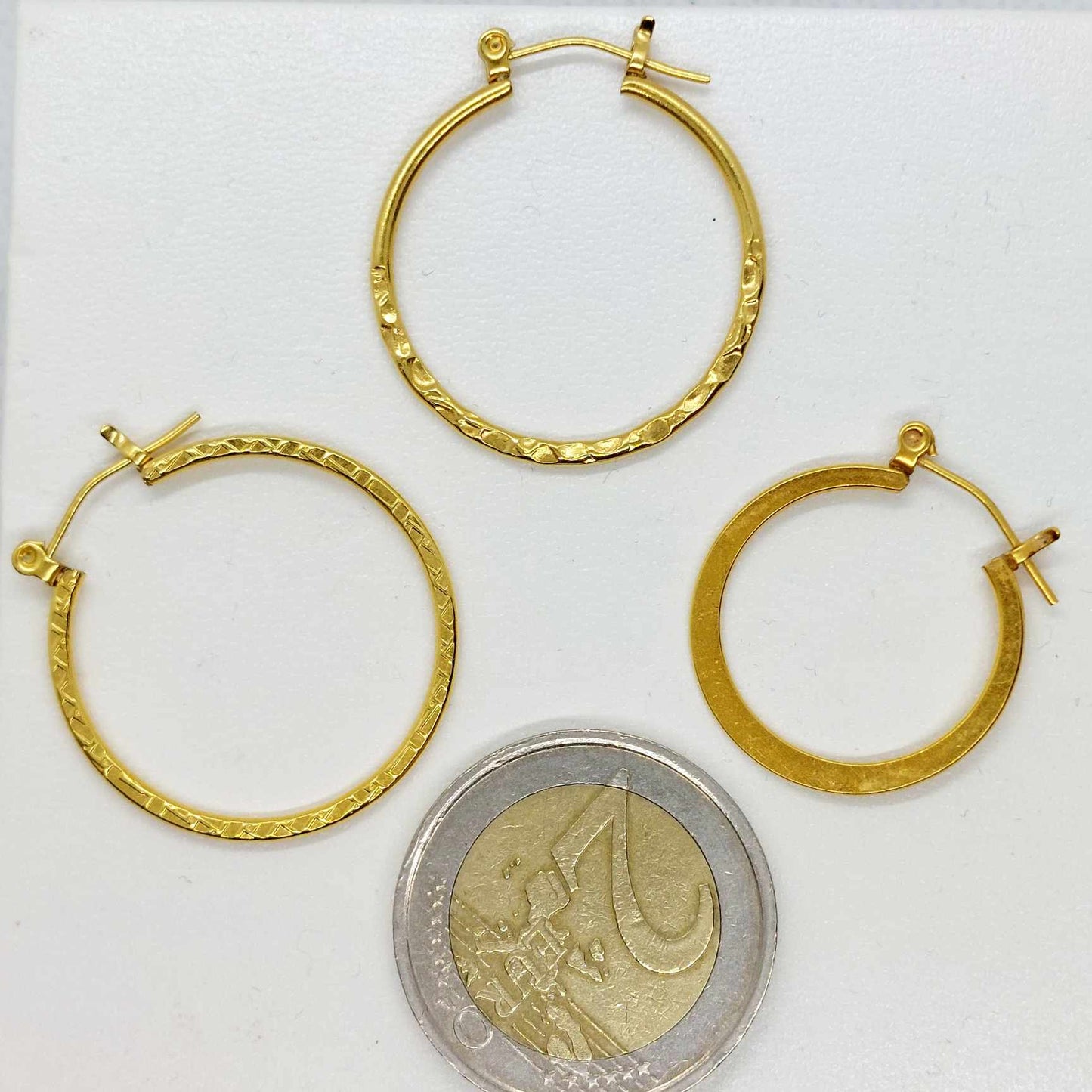 Hoop Earrings in Solid 10K Gold