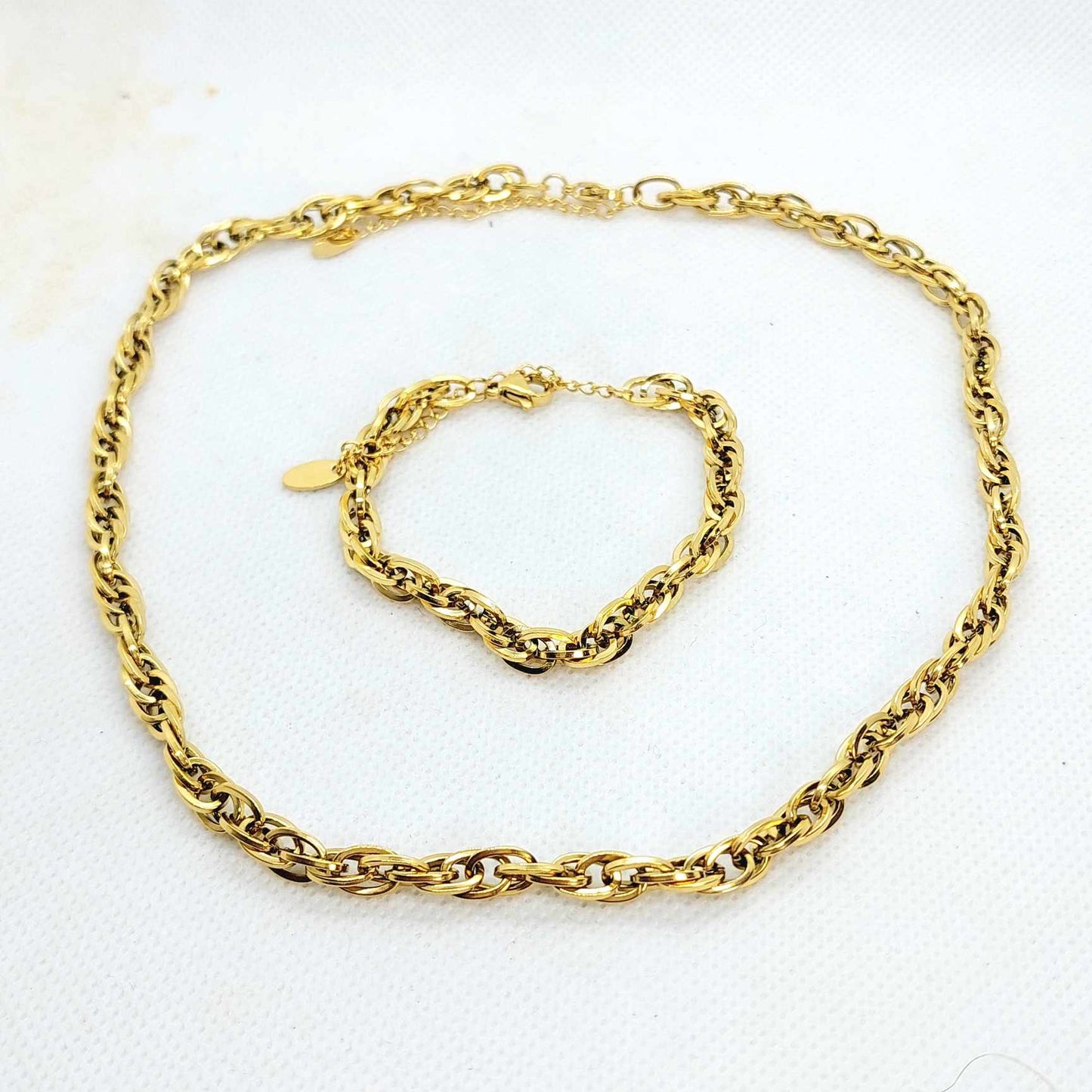 Necklace and Bracelet Set in Stainless Steel Gold Plated