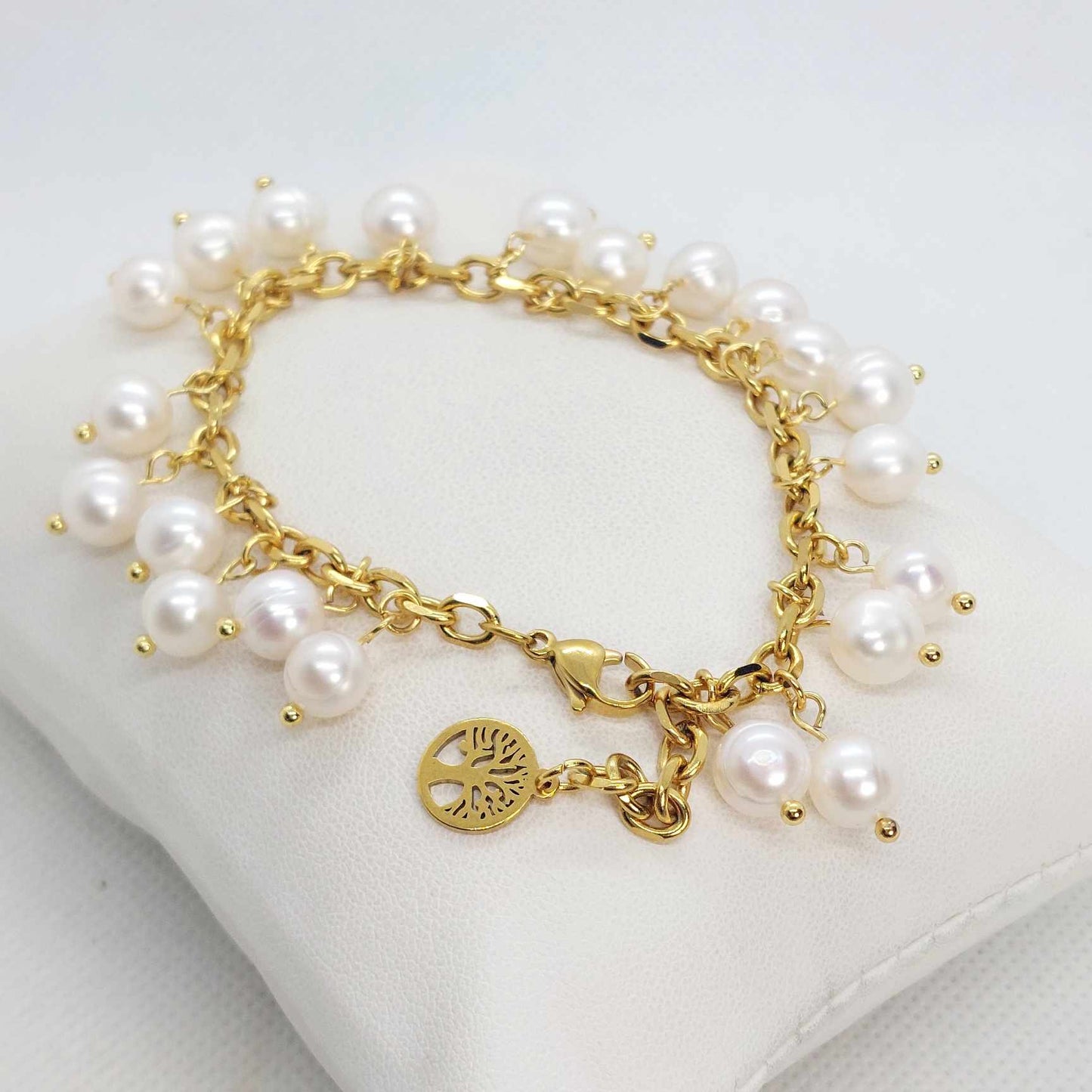 Natural Freshwater Pearl Bracelet in Gold Plated Stainless Steel