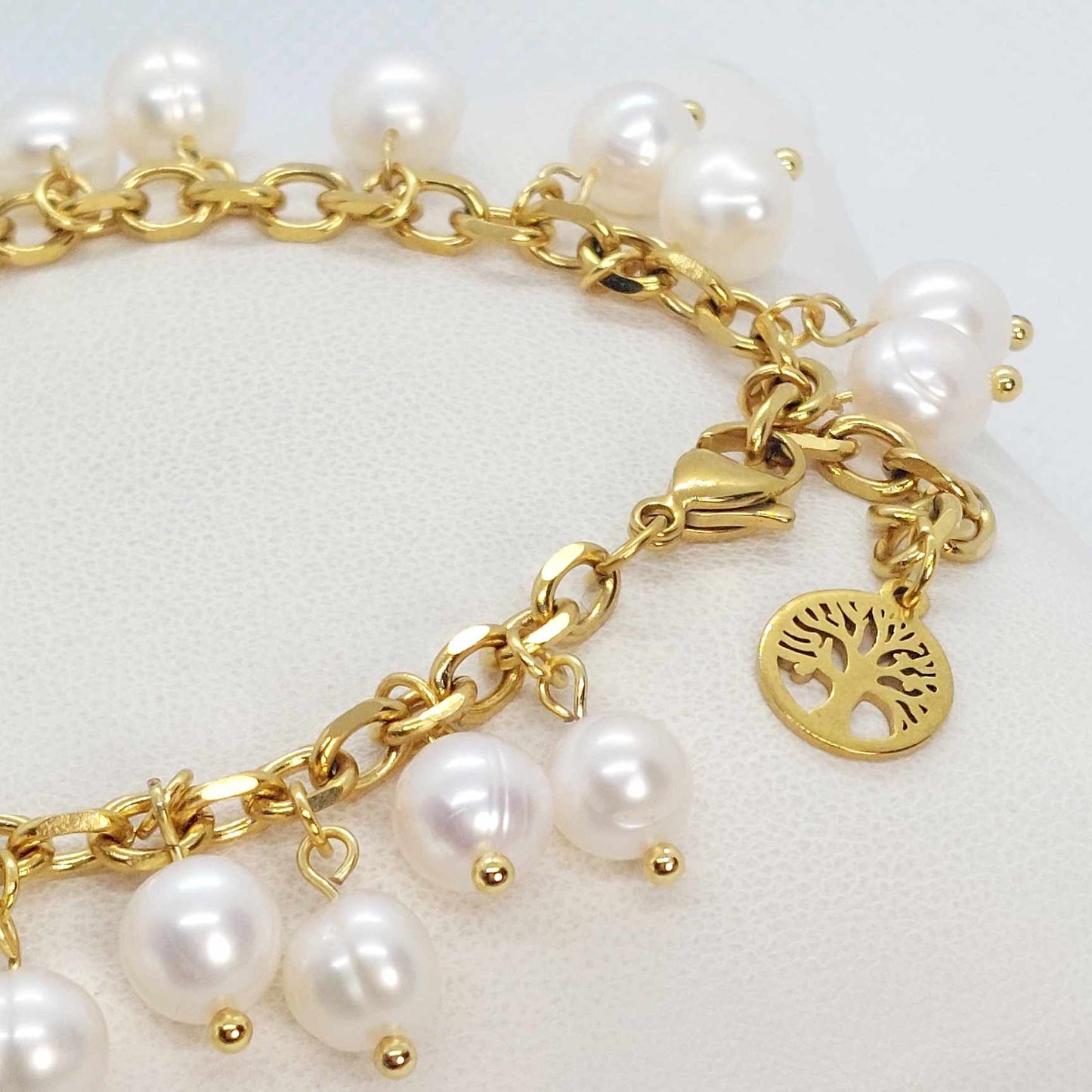 Natural Freshwater Pearl Bracelet in Gold Plated Stainless Steel