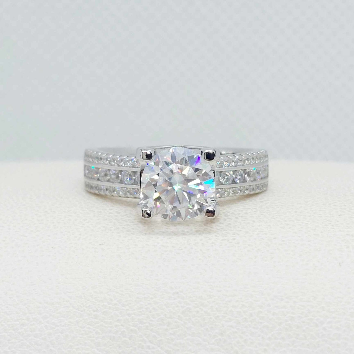 2ct Moissanite Diamond Ring in Sterling Silver