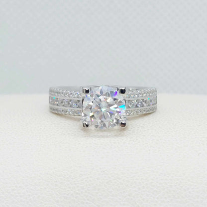 2ct Moissanite Diamond Ring in Sterling Silver
