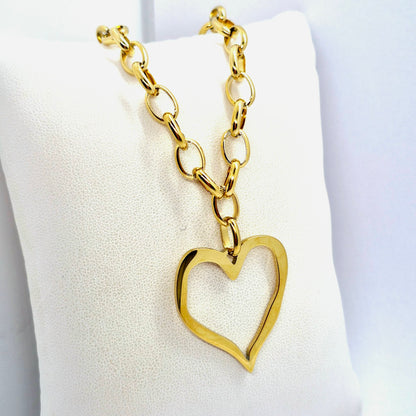 Heart Pendant Necklace in Gold Platted Stainless Steel