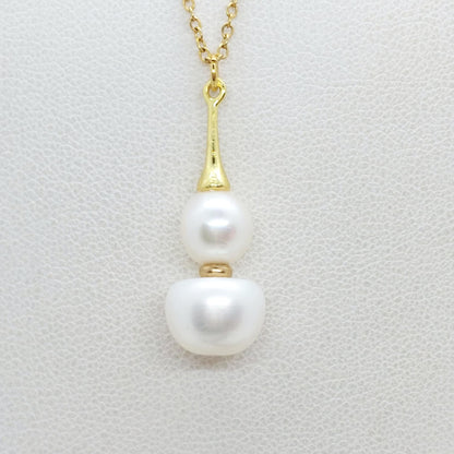 Natural Freshwater Pearl Pendant with Gold Plated Stainless Steel Chain Necklace