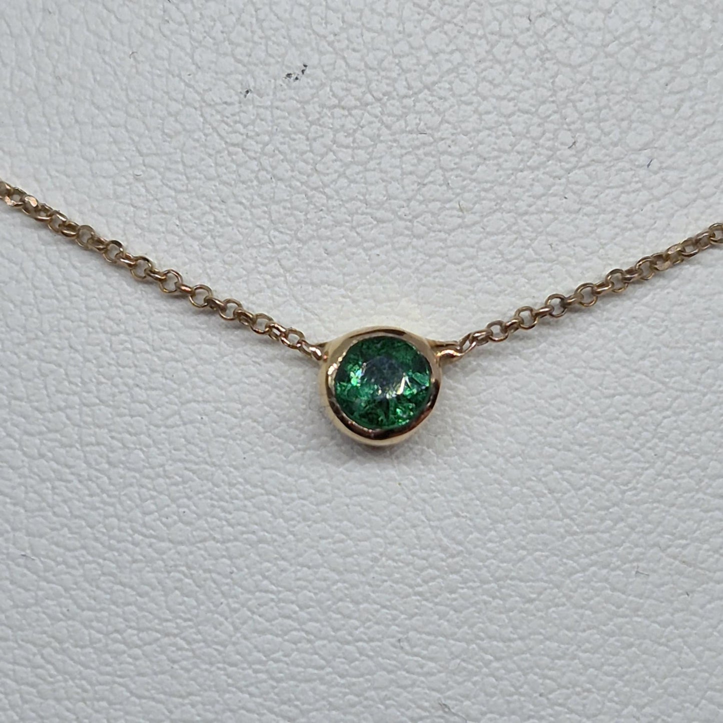 Natural 0,3ct Emerald Choker Necklace in 18K Gold Made in Belgium