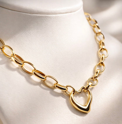 Heart Necklace in Gold Platted Stainless Steel
