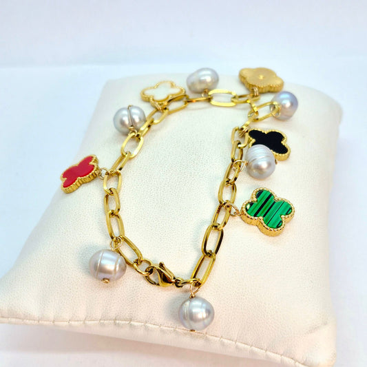 Natural Greay Pearl Bracelet with Clover Charms in Gold Plated Stainless Steel