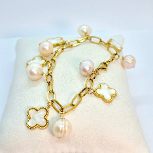 Natural Peach Pearl Bracelet with Clover Charms in Gold Plated Stainless Steel
