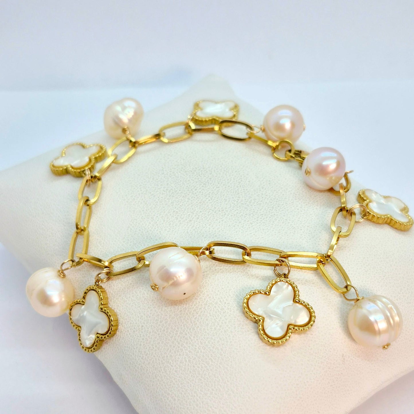 Natural Peach Pearl Bracelet with Clover Charms in Gold Plated Stainless Steel
