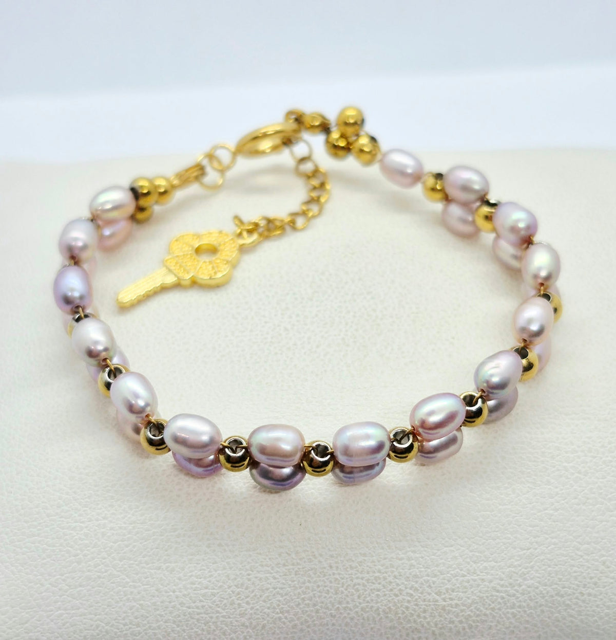 Natural Lilac Pearl Bracelet in Stainless Steel Setting