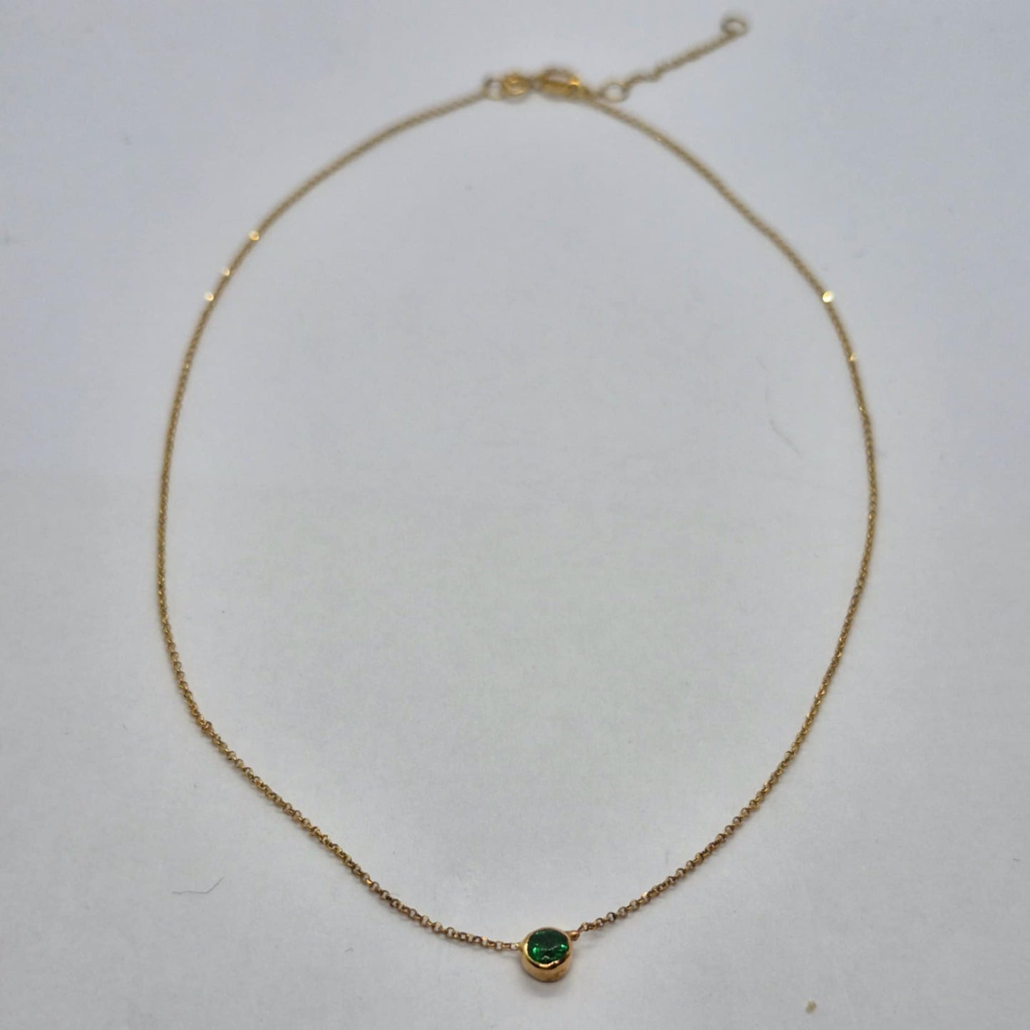 Natural 0,3ct Emerald Choker Necklace in 18K Gold Made in Belgium