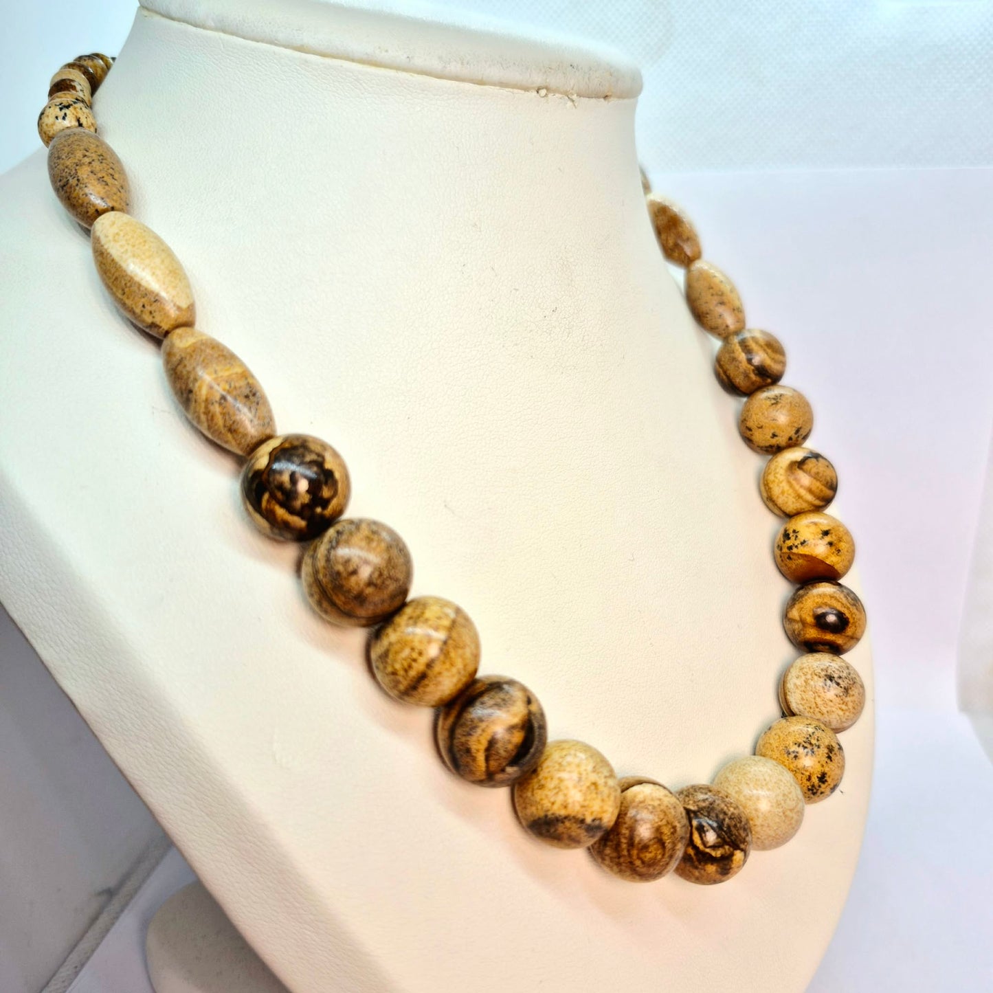 Natural Picture Jasper Necklace Choker in 14mm Stones