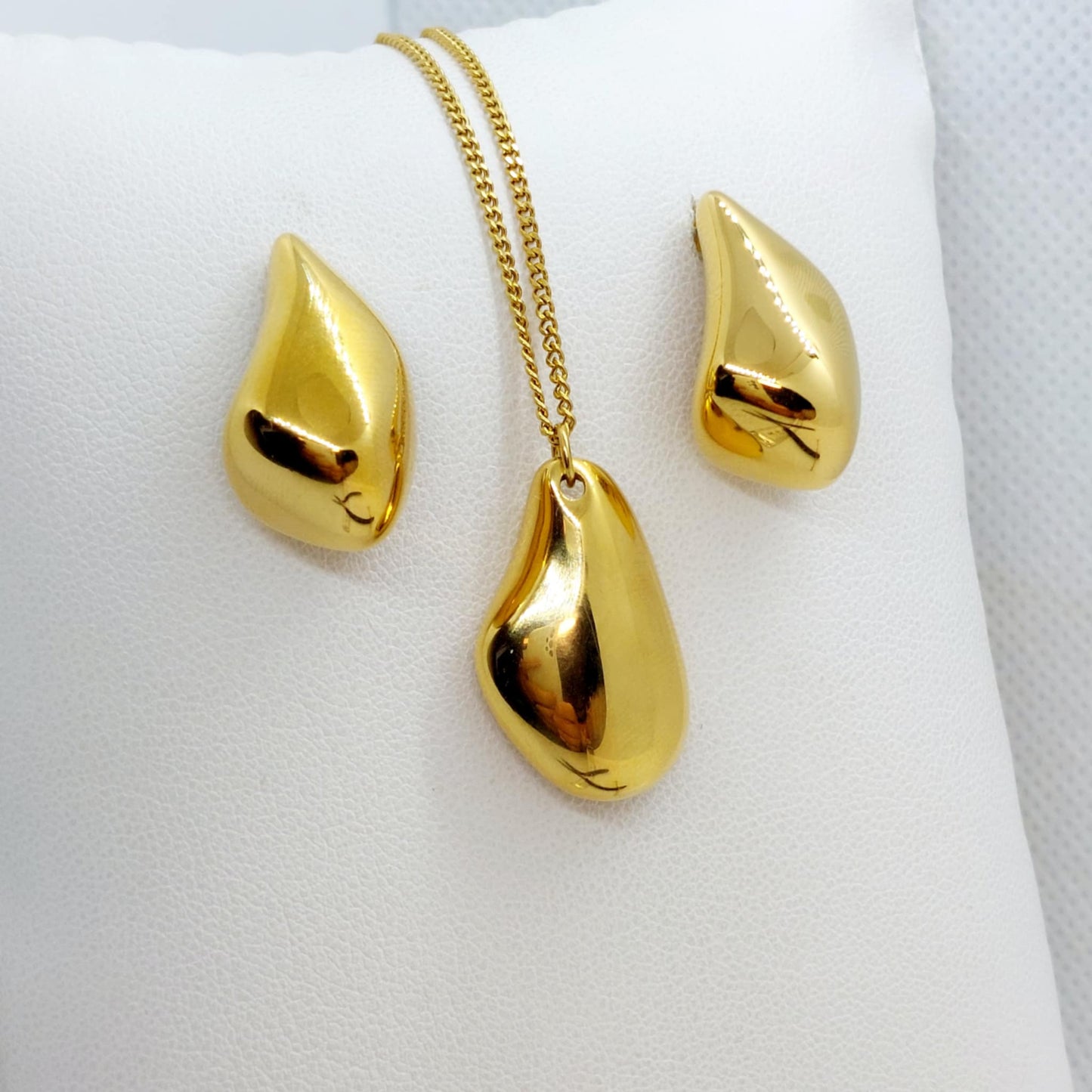 Rain Drop Set in Gold Plated Stainless Steel