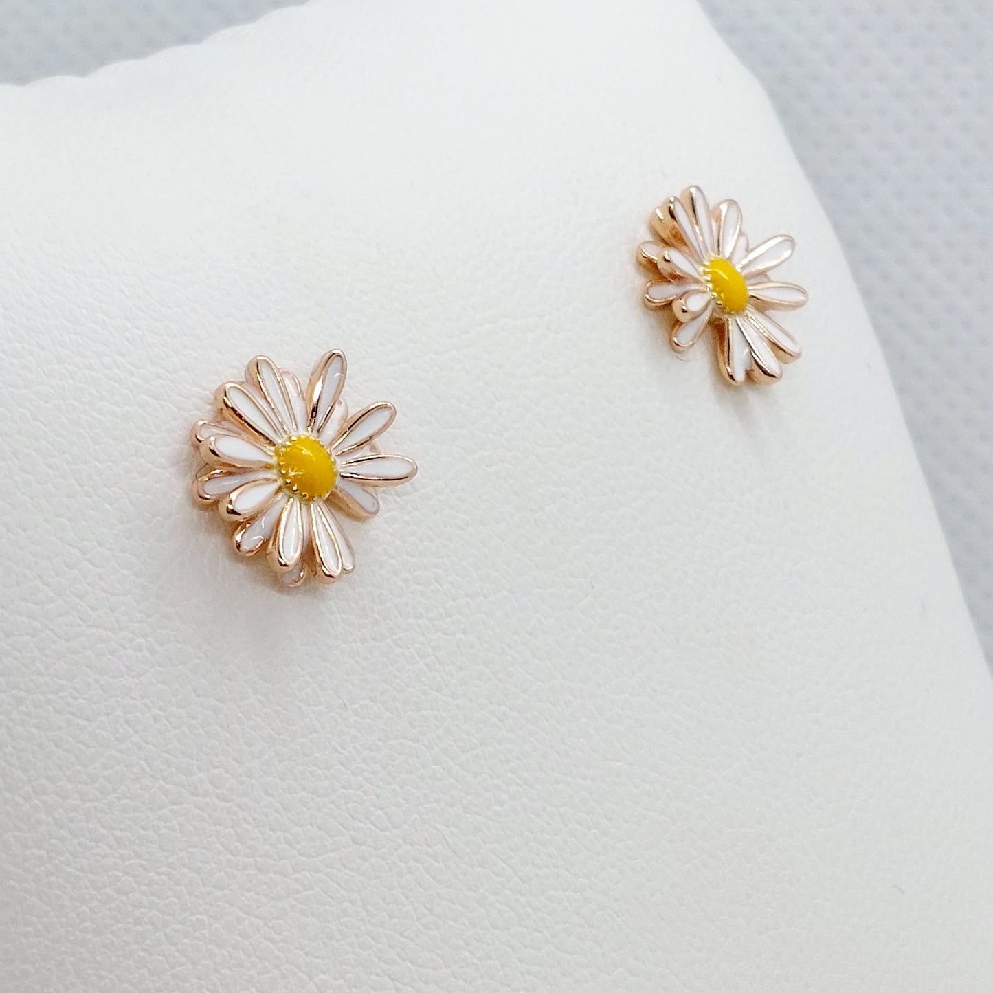 Daisy Flower Stud Earrings - Sterling Silver Rose Gold Plated