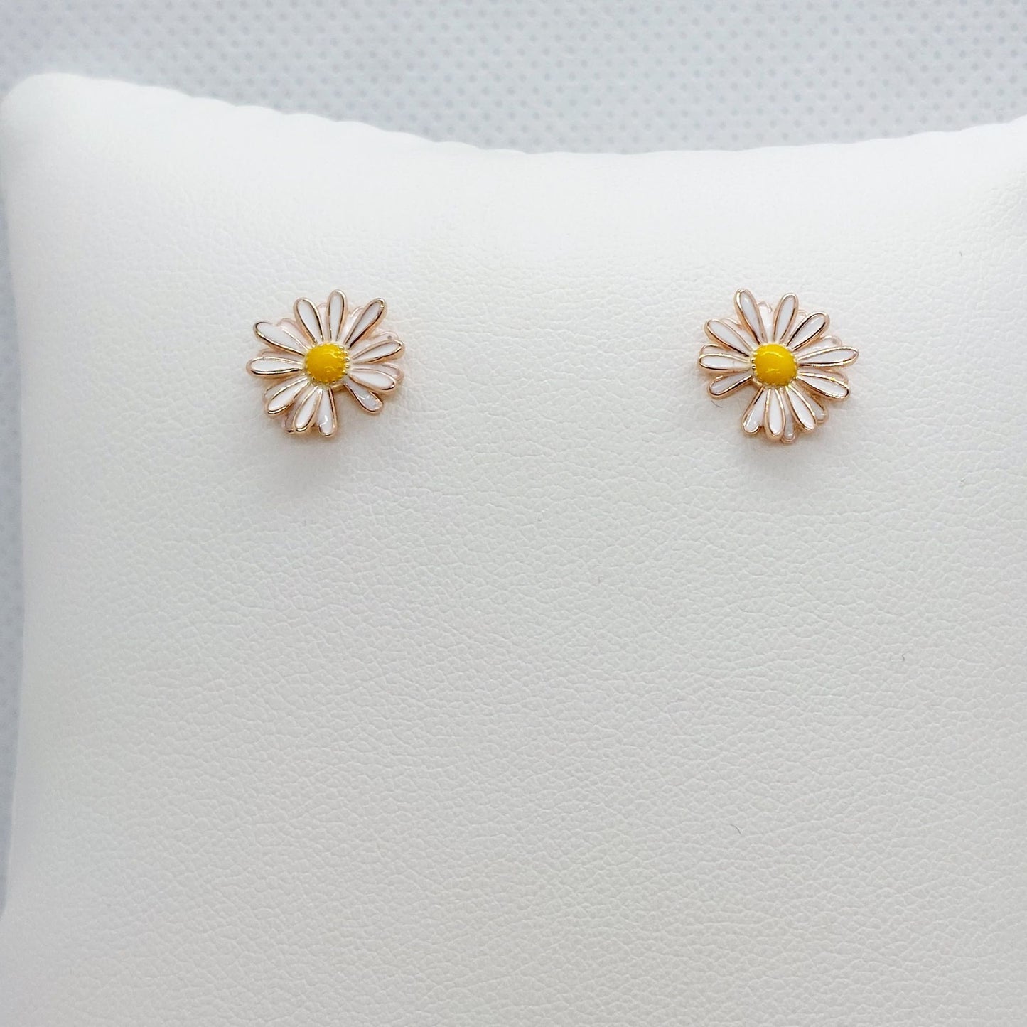 Daisy Flower Stud Earrings - Sterling Silver Rose Gold Plated