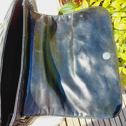 Pre-Loved Chanel Black ----------- Handbag